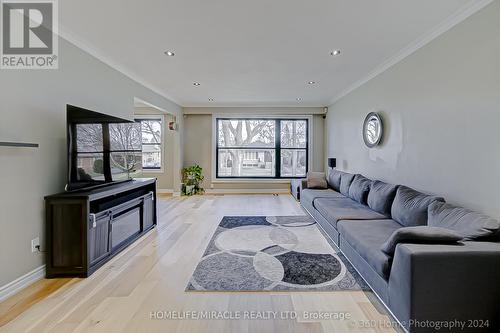 68 Droxford Avenue, Toronto, ON - Indoor Photo Showing Living Room