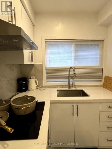 101 - 160 Olde Bayview Avenue, Richmond Hill, ON - Indoor Photo Showing Kitchen