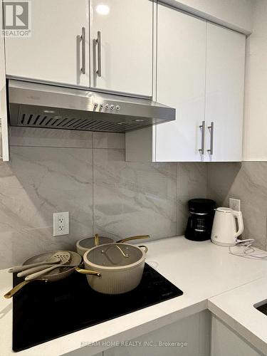 101 - 160 Olde Bayview Avenue, Richmond Hill, ON - Indoor Photo Showing Kitchen