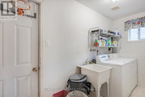 96 Riverglen Drive, Georgina, ON - Indoor Photo Showing Laundry Room