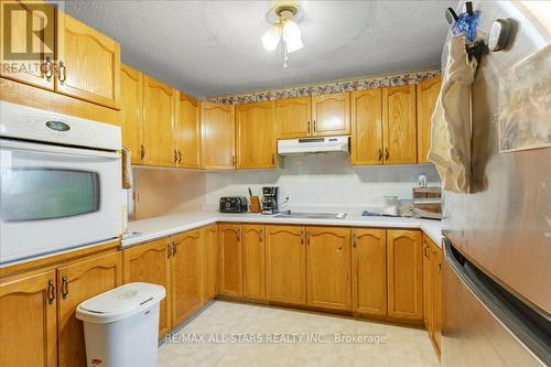 96 Riverglen Drive, Georgina, ON - Indoor Photo Showing Kitchen