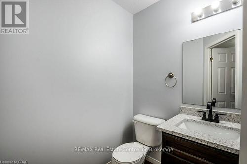 35 Clough Cres Crescent, Guelph (Pine Ridge), ON - Indoor Photo Showing Bathroom