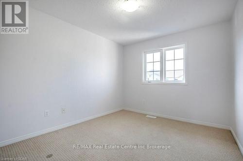 35 Clough Cres Crescent, Guelph (Pine Ridge), ON - Indoor Photo Showing Other Room