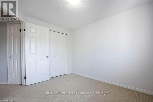 35 Clough Cres Crescent, Guelph (Pine Ridge), ON - Indoor Photo Showing Other Room