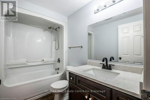 35 Clough Cres Crescent, Guelph (Pine Ridge), ON - Indoor Photo Showing Bathroom