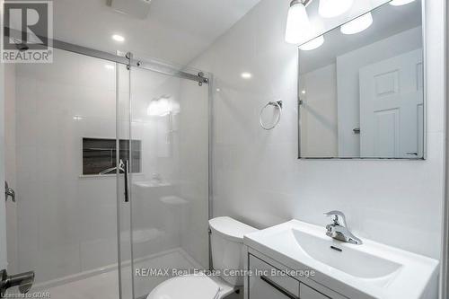 35 Clough Cres Crescent, Guelph (Pine Ridge), ON - Indoor Photo Showing Bathroom