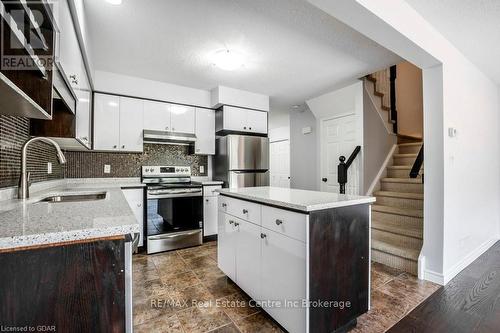 35 Clough Cres Crescent, Guelph (Pine Ridge), ON - Indoor Photo Showing Kitchen With Double Sink With Upgraded Kitchen