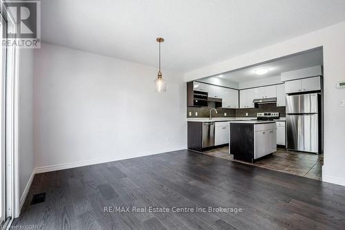 35 Clough Cres Crescent, Guelph (Pine Ridge), ON - Indoor Photo Showing Kitchen