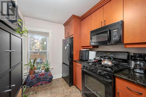 857.5 Waterloo Street, London, ON - Indoor Photo Showing Kitchen