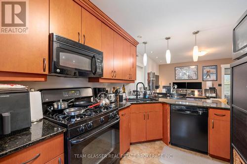 857.5 Waterloo Street, London, ON - Indoor Photo Showing Kitchen