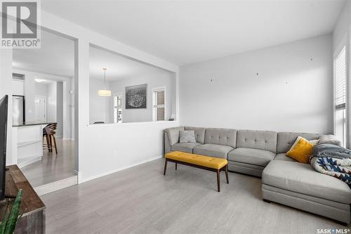 443 Secord Way, Saskatoon, SK - Indoor Photo Showing Living Room