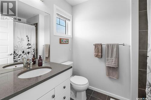 443 Secord Way, Saskatoon, SK - Indoor Photo Showing Bathroom