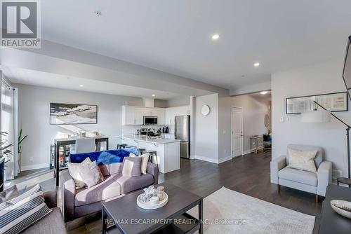 41 Corbin Street, St. Catharines, ON - Indoor Photo Showing Living Room