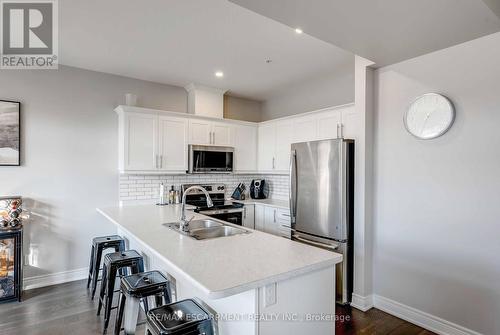 41 Corbin Street, St. Catharines, ON - Indoor Photo Showing Kitchen With Double Sink With Upgraded Kitchen