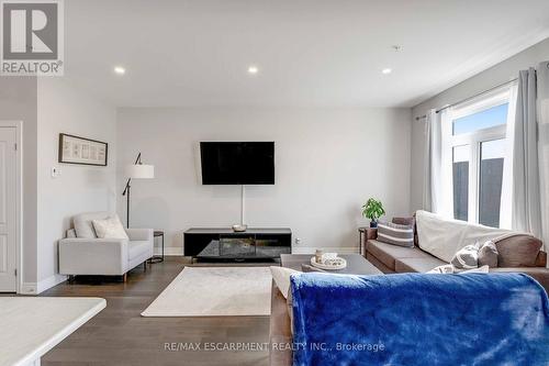 41 Corbin Street, St. Catharines, ON - Indoor Photo Showing Living Room