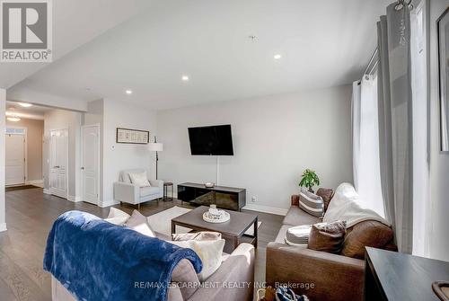 41 Corbin Street, St. Catharines, ON - Indoor Photo Showing Living Room