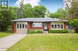 284 CEDAR Crescent  Cambridge, ON N1S 1X1