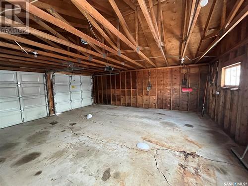 62 Britnell Crescent, Saskatoon, SK - Indoor Photo Showing Garage