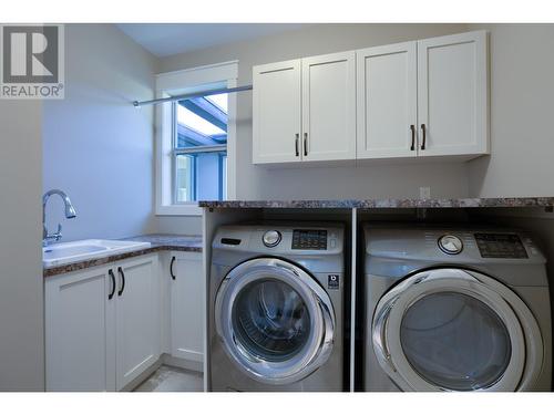 426 Audubon Court, Kelowna, BC - Indoor Photo Showing Laundry Room