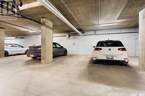 213 5303 Universal Crescent, Regina, SK - Indoor Photo Showing Garage