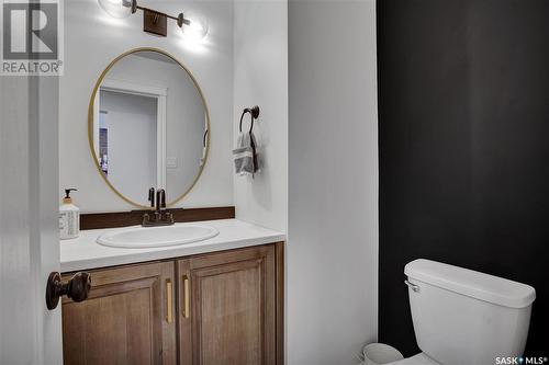 105 Kingsmere Court, Saskatoon, SK - Indoor Photo Showing Bathroom