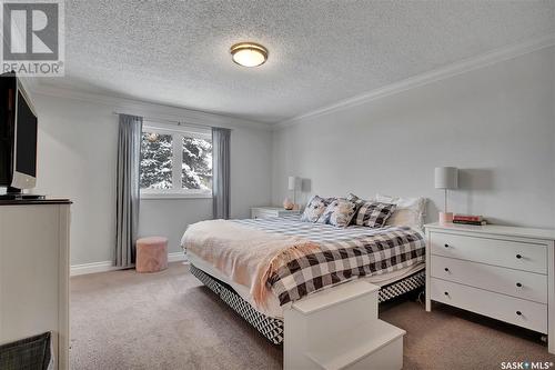 105 Kingsmere Court, Saskatoon, SK - Indoor Photo Showing Bedroom