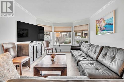 4100 Wellington Drive, Vernon, BC - Indoor Photo Showing Living Room