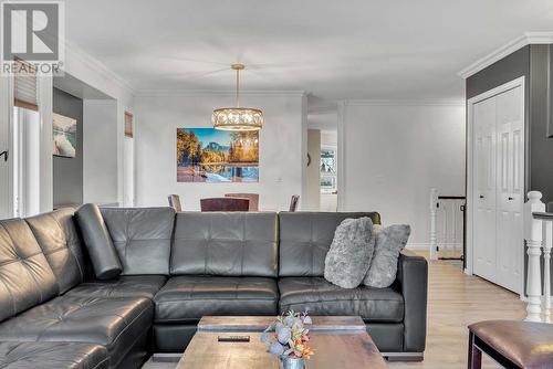 4100 Wellington Drive, Vernon, BC - Indoor Photo Showing Living Room