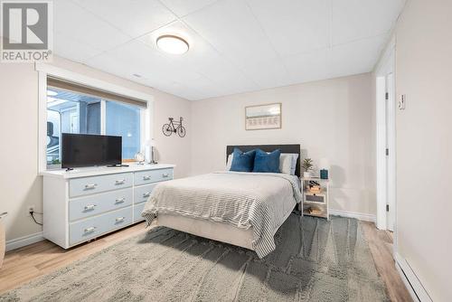 4100 Wellington Drive, Vernon, BC - Indoor Photo Showing Bedroom