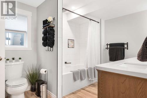 4100 Wellington Drive, Vernon, BC - Indoor Photo Showing Bathroom