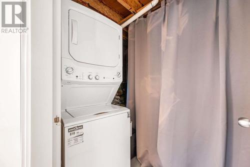 4100 Wellington Drive, Vernon, BC - Indoor Photo Showing Laundry Room