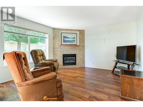 2250 Louie Drive Unit# 143, West Kelowna, BC - Indoor Photo Showing Living Room With Fireplace