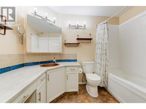 2250 Louie Drive Unit# 143, West Kelowna, BC - Indoor Photo Showing Bathroom