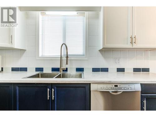 2250 Louie Drive Unit# 143, West Kelowna, BC - Indoor Photo Showing Kitchen With Double Sink With Upgraded Kitchen