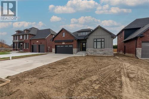 16 Bloomington Way, Chatham, ON - Outdoor With Facade