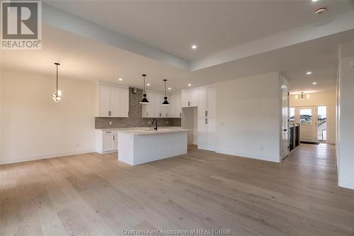 16 Bloomington Way, Chatham, ON - Indoor Photo Showing Kitchen