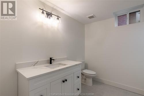 16 Bloomington Way, Chatham, ON - Indoor Photo Showing Bathroom