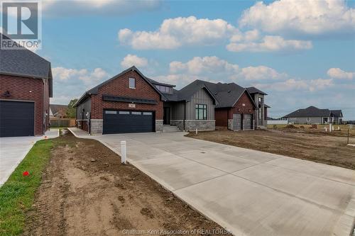 16 Bloomington Way, Chatham, ON - Outdoor With Facade