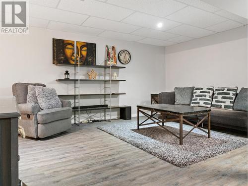 301 95 Avenue, Dawson Creek, BC - Indoor Photo Showing Living Room