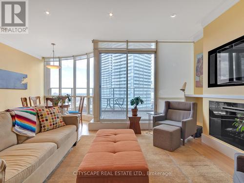 Ph2 - 44 St. Joseph Street, Toronto, ON - Indoor Photo Showing Living Room