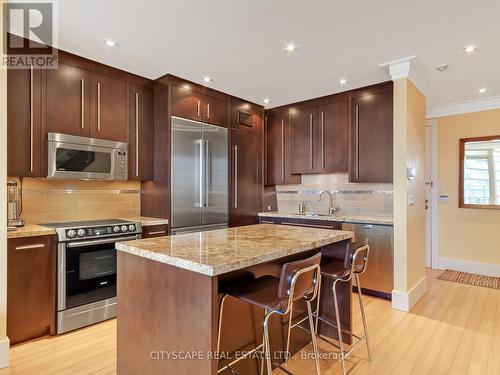 Ph2 - 44 St. Joseph Street, Toronto, ON - Indoor Photo Showing Kitchen With Upgraded Kitchen