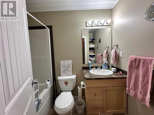 805 96 Avenue Unit# 3, Dawson Creek, BC - Indoor Photo Showing Bathroom