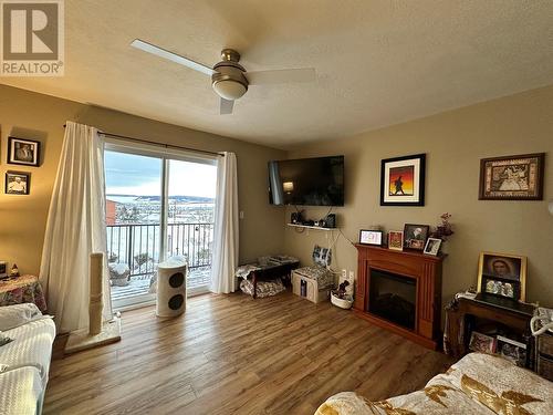 805 96 Avenue Unit# 3, Dawson Creek, BC - Indoor Photo Showing Living Room