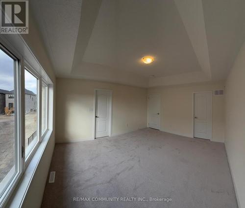 2104 Hallandale Street, Oshawa, ON - Indoor Photo Showing Other Room