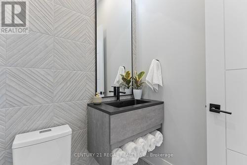 84 Bexhill Avenue, Toronto, ON - Indoor Photo Showing Bathroom