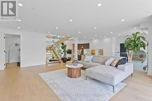 84 Bexhill Avenue, Toronto, ON - Indoor Photo Showing Living Room