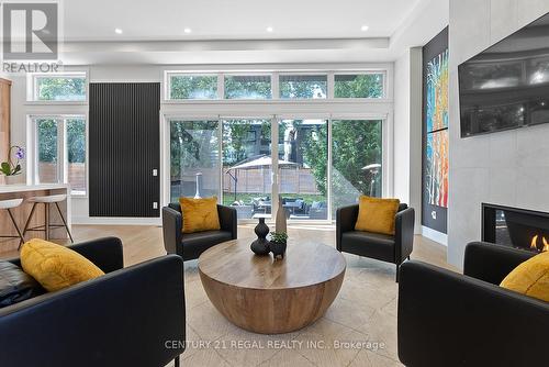 84 Bexhill Avenue, Toronto, ON - Indoor Photo Showing Living Room