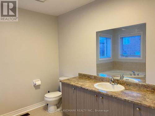 120 Aikenhead Avenue, Richmond Hill, ON - Indoor Photo Showing Bathroom