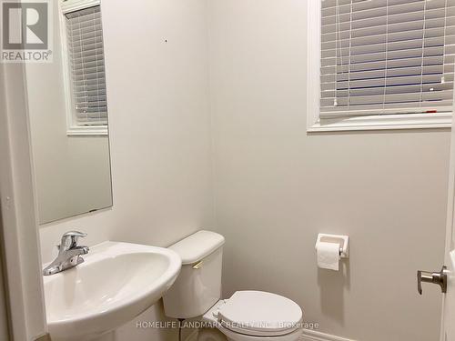 120 Aikenhead Avenue, Richmond Hill, ON - Indoor Photo Showing Bathroom