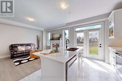 5 Erin Ridge Court, Markham, ON - Indoor Photo Showing Kitchen With Double Sink